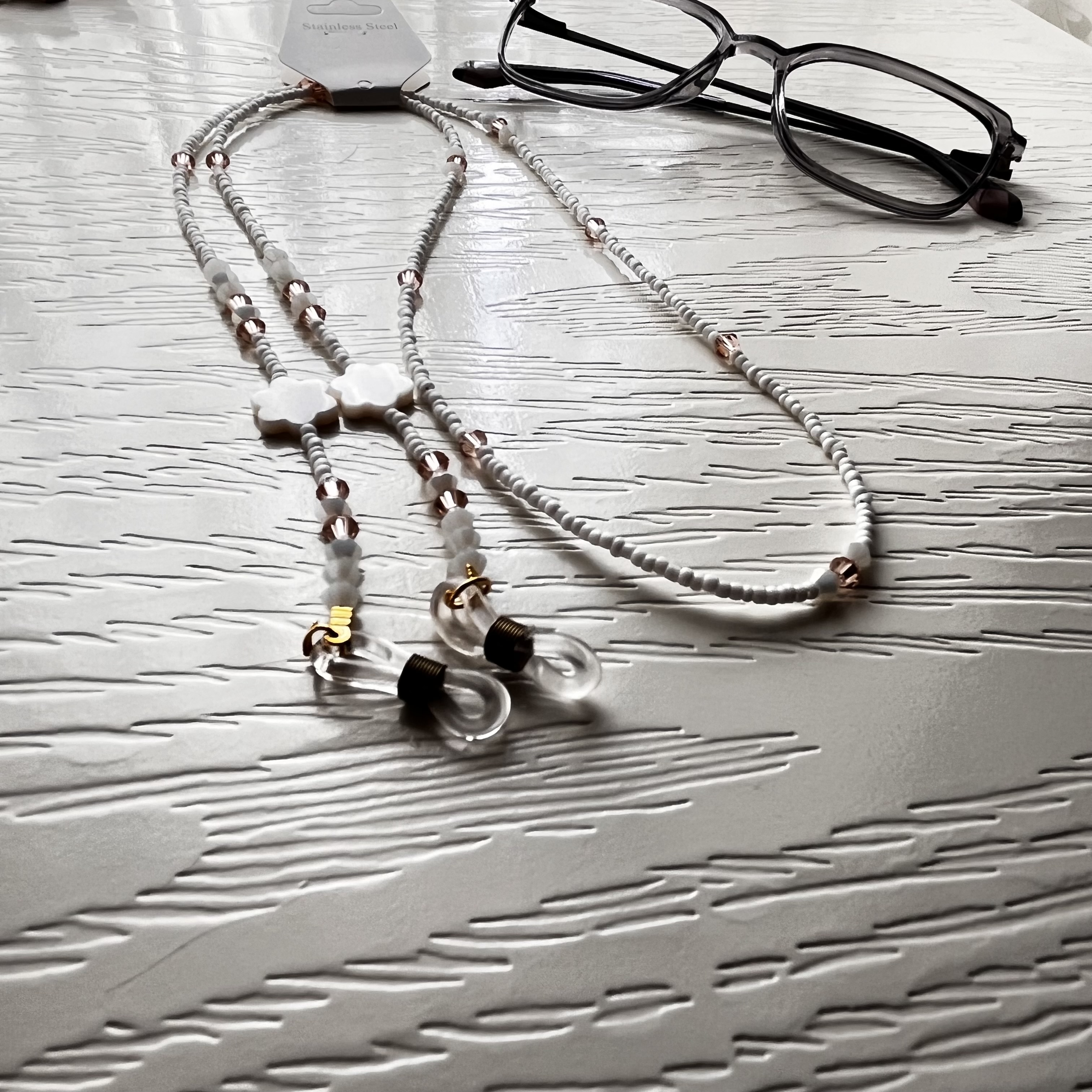 بند عینک مدل شکوفه گل دست ساز مهره ای فانتزی Glasses strap