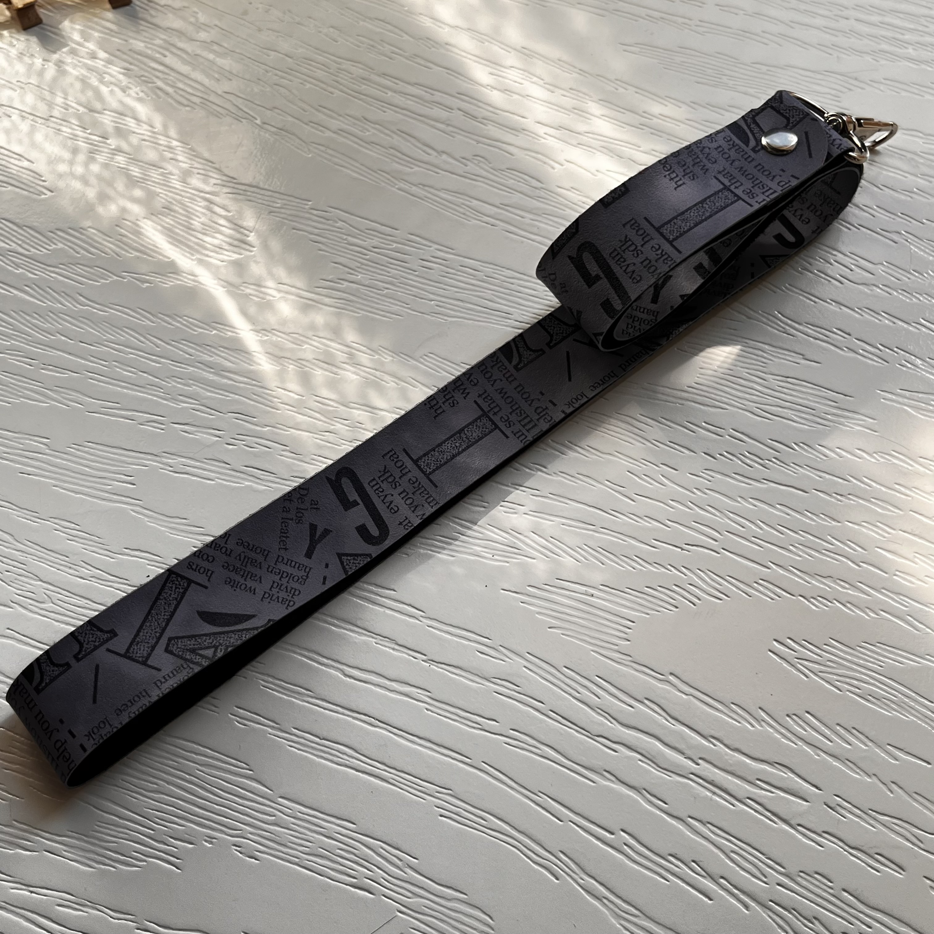 آویز و بند گردنی موبایل لوکس و شیک طراحی مدرن / Phone strap