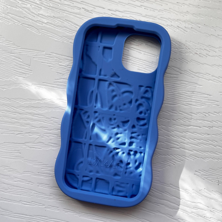 قاب سیلیکونی آیفون مدل ۱۳ و ۱۴ نرمال طرح استیج - عروسکی پینترستی کارتونی / cover silicone IP 13 & 14