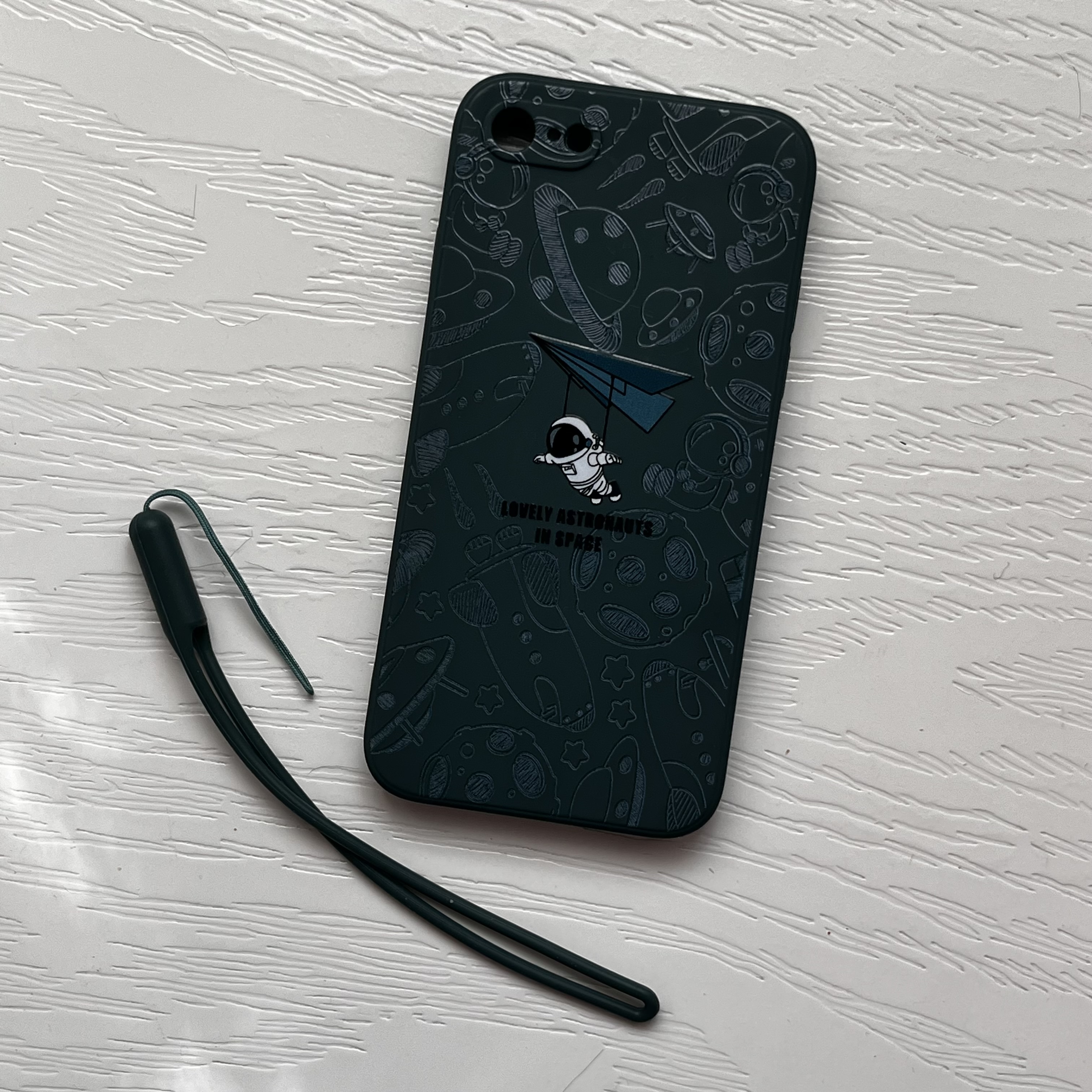 قاب گوشی آیفون ۷ و آیفون ۸ همراه با بندمچی ژله ای - پینترستی فانتزی طرح فضانوردی / cover for IP 7 & ۸